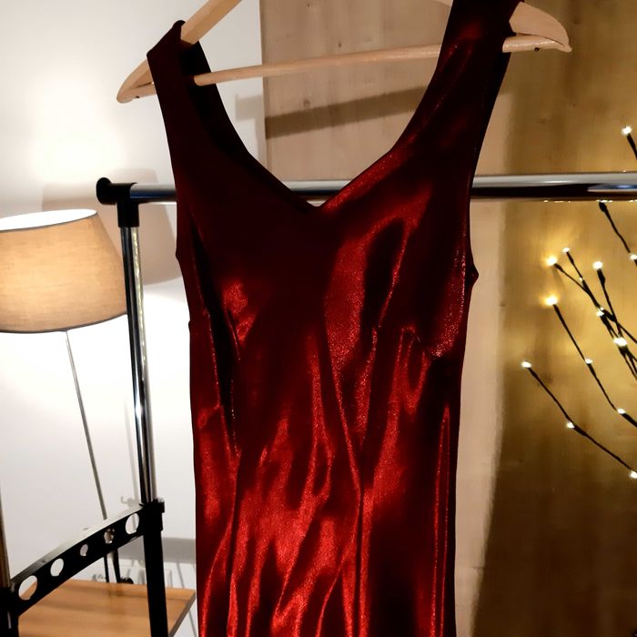Elegancka sukienka z tafty, przepiękny kolor bordo, rozm. 34