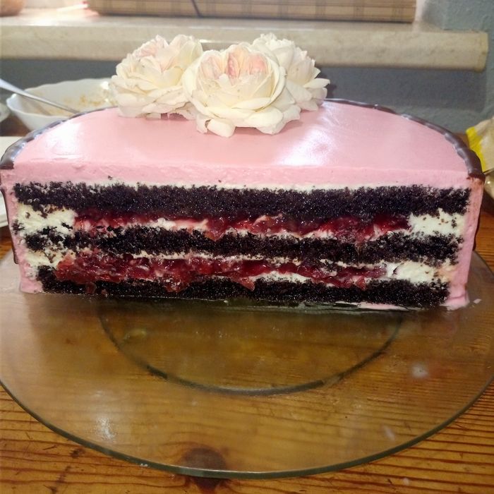 700грн                        Торти на  замовлення