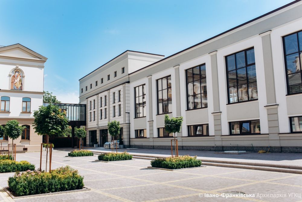 Утеплення, реставрація фасадів, послуги альпіністів, ремонтні роботи