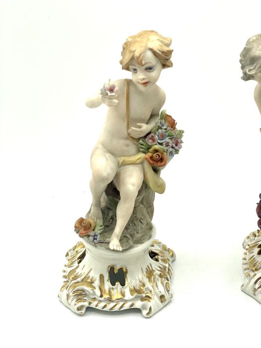 Par de estatuas biscuit campodimonte