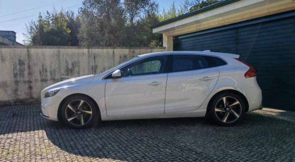 Volvo V40 R-Design