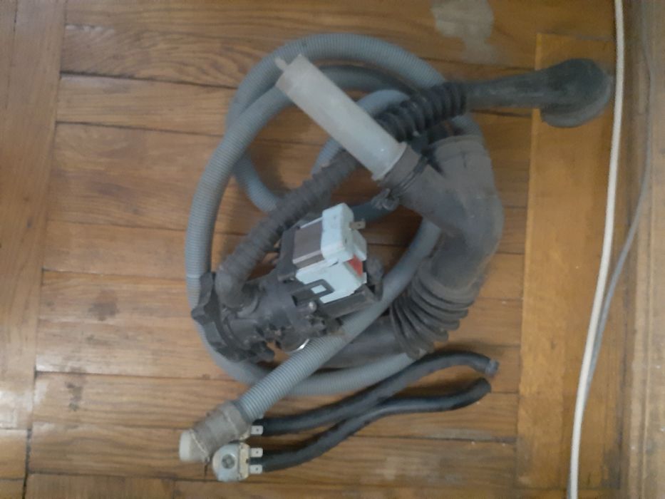 Продам запчасти на стиральную машину Delfa