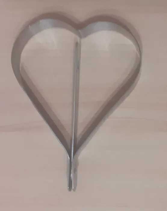 Foremka do smażenia jajek sadzonych, serduszko-pomysł dla dziec