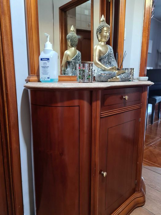 Móvel de entrada com vidro em cristal