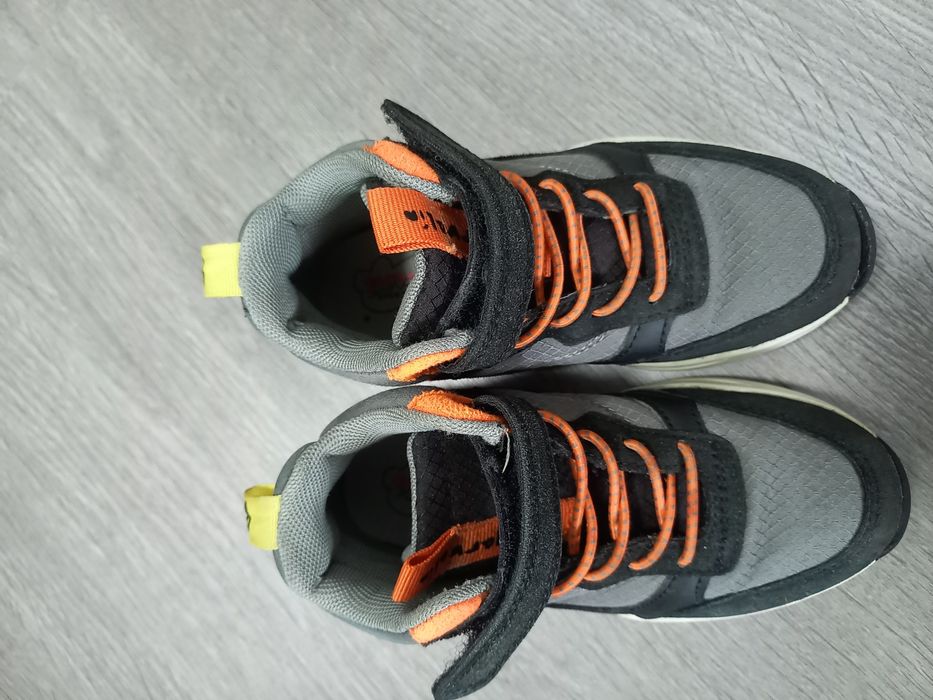 Кросівки демісезон 28 розмір