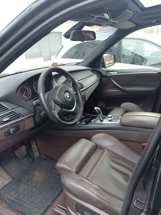 Piękne BMW X5 e70