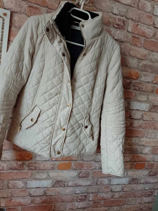 Kurtka damska ocieplana  Stradivarius rozm .M w bardzo dobrym stanie .