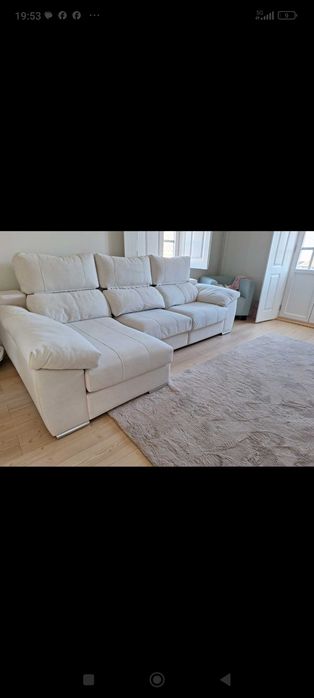 Sofá só com 8 meses de uso muito bonito e de extrema qualidade