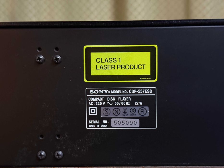 Sony CDP-557ESD (серія ES, Made in Japan) - 220 в , пульт.