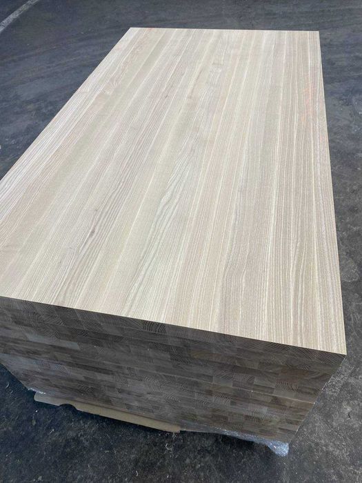 Ступени деревянные из ясеня от производителя Наш Лес