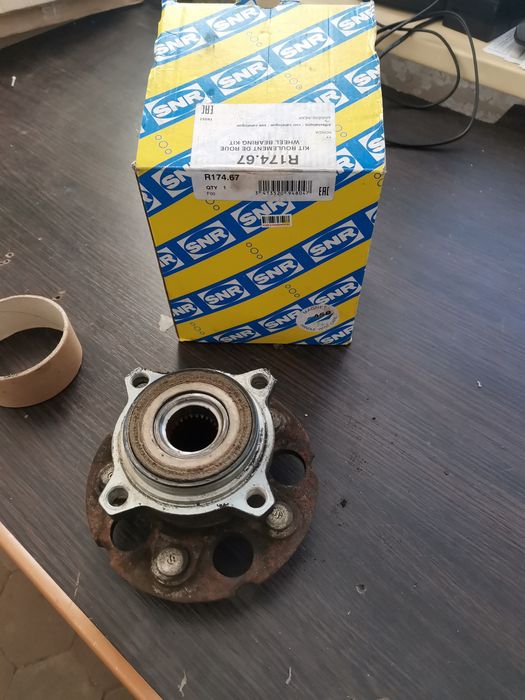 Ролик в зборі. Підшипник Honda CR-V III 2006-2012 рік