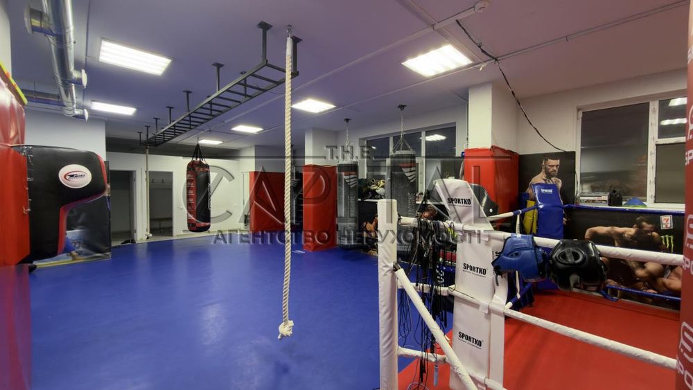 Продаж цокольне приміщення м. Бровари 109м2