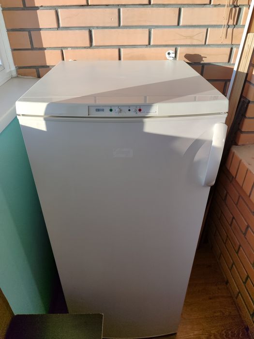 Морозильна камера zanussi 168 літрів