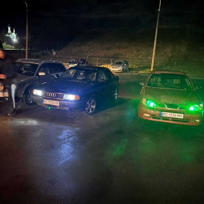 Авто  Ауді 80 б3