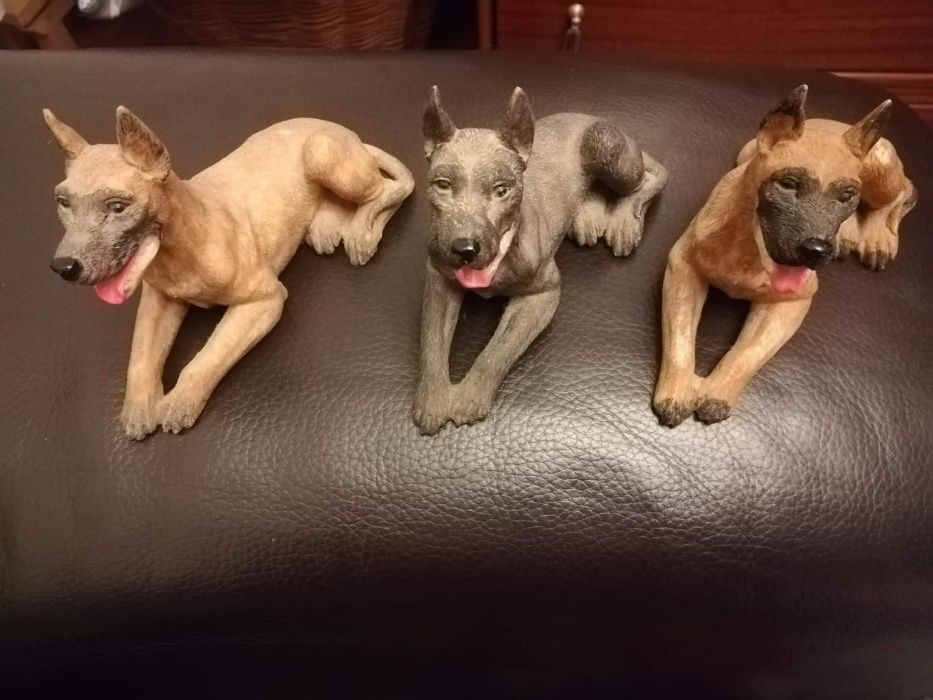 Cães em marfinite genuíno