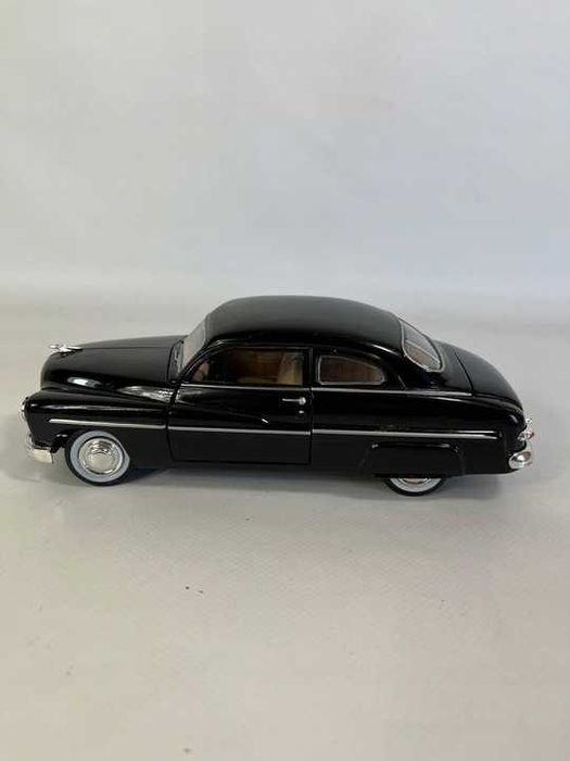 Model Auta mercury 1949 1/24