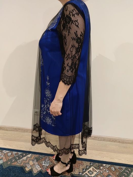 Вишивка ручна, плаття.