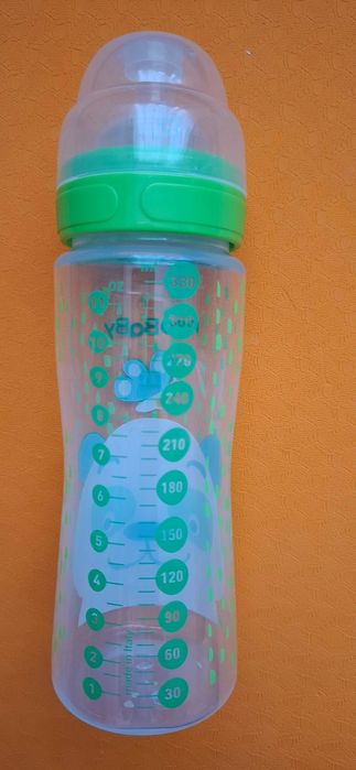 Пляшечка і 2 соски NeoBaby італійська фірма. Оригінал  Нові 2+ місяці.