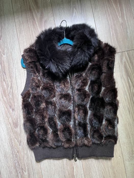 Хутряна жилетка з кролика