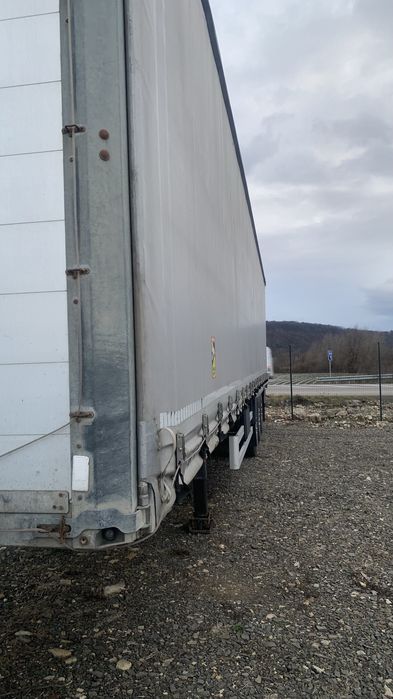 Напівпричіп тент Humbaur