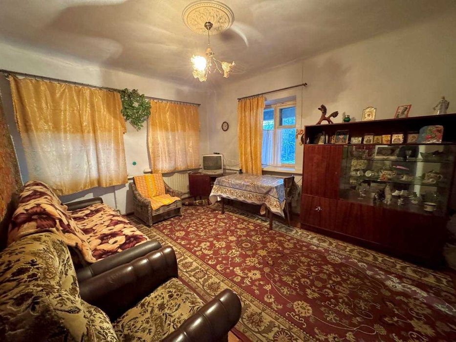 продаю частину будинку на 6й Інгульській