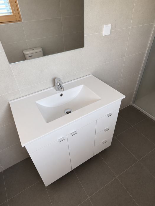 Móvel de Casa de Banho Moderno com Lavatório