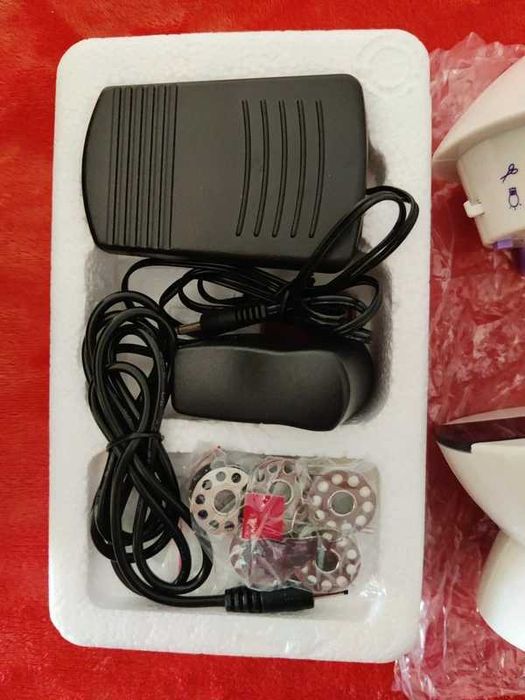 Mini máquina de costura