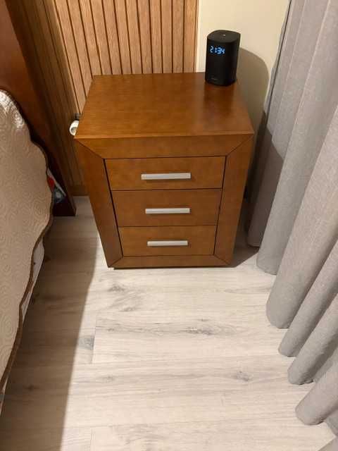 Cama Casal 150x195 + Colchão + Estrado + 2 Mesas Cabeceira