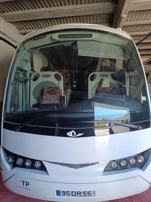 Autocarro 51 lugares