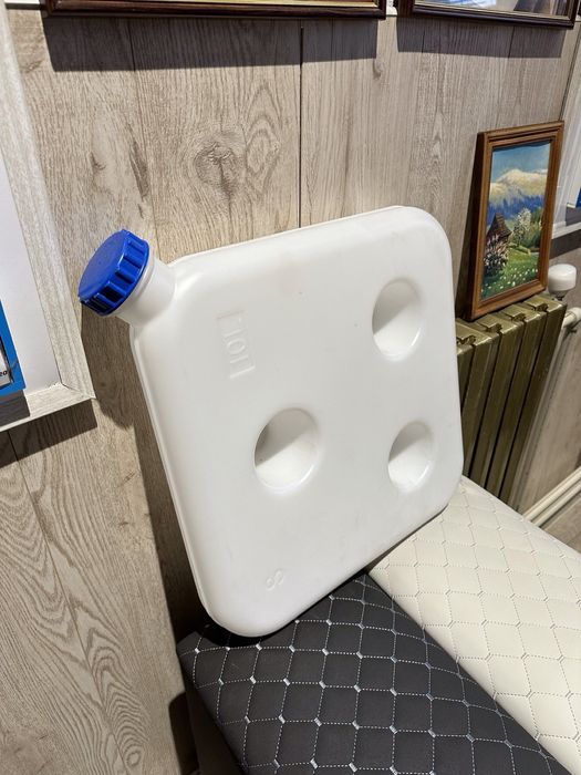 Бак,бачки 5,7,10 л.,с креплением, для автономки топливный бак Webasto