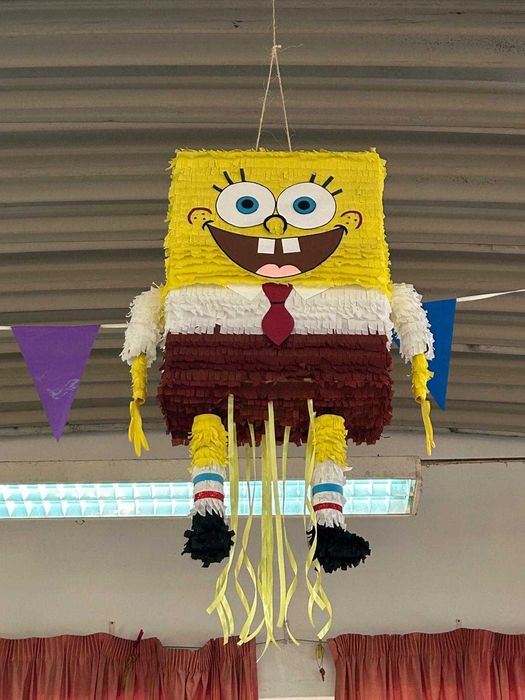 Decoração de festas e pinhatas