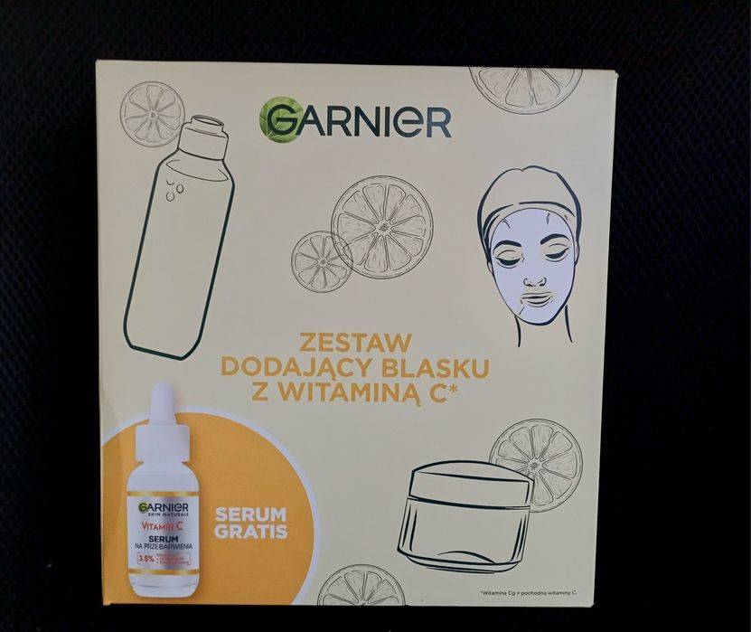 Zestaw rozświetlający z witaminą C Garniera