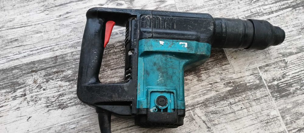 Продам перфоратор HR4000C