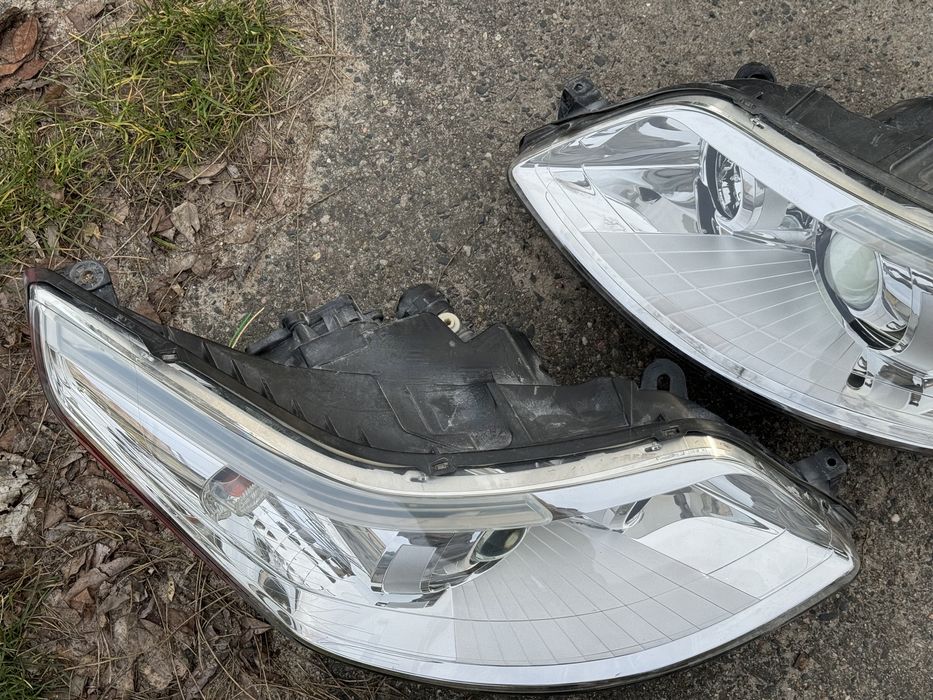 Lampy przednie Citroen C4 xenon skrętny KOMPLET europa ladne cale