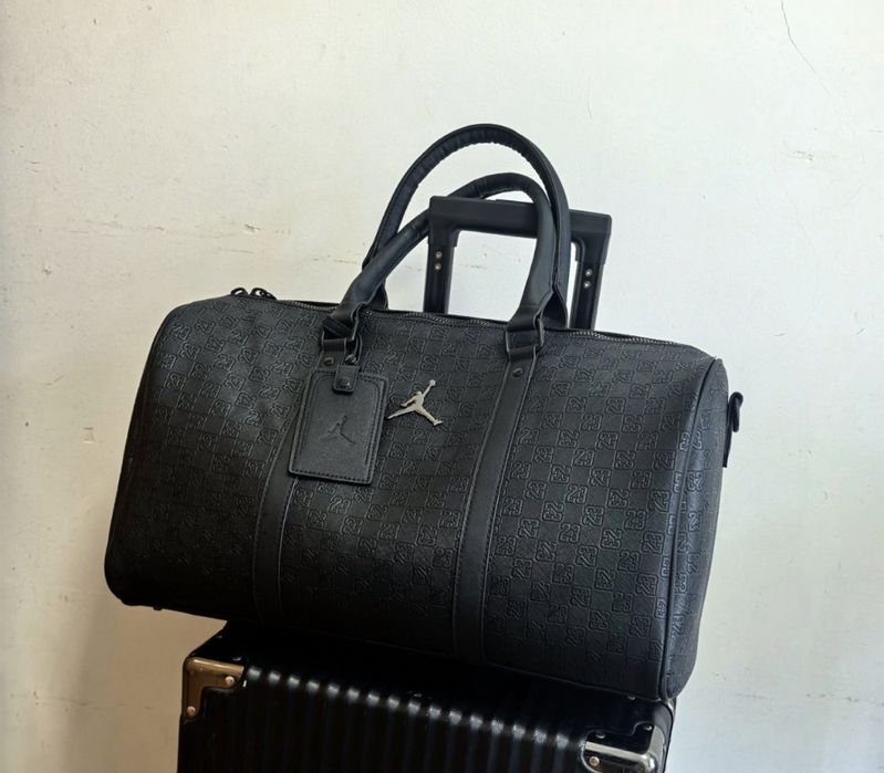 Дорожня сумка Air Jordan Monogram Duffle Bag чорна шкіряна ОРИГІНАЛ