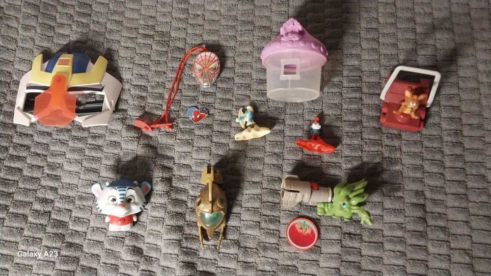 Іграшки з полтавського McDonalds різних років