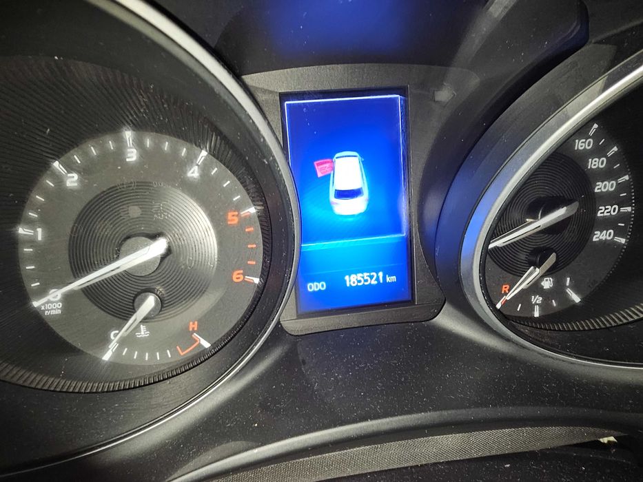 OPORTUNIDADE Toyota Avensis Touring Sports 1.995 D-4D – Versão Premium