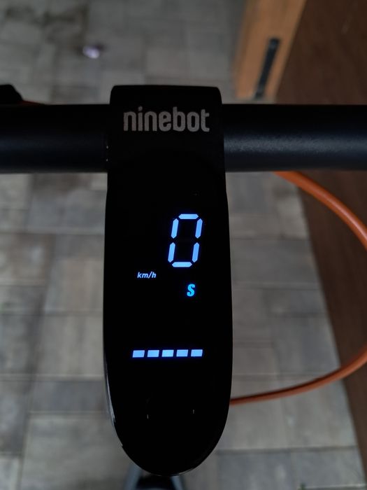 Hulajnoga elektryczna ninebot