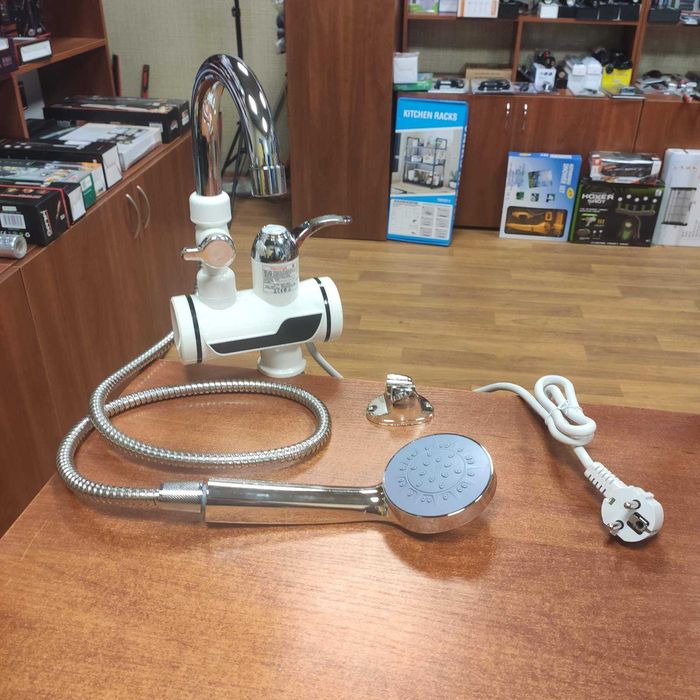 Проточный водонагреватель кран бойлер с душем и циферблатом