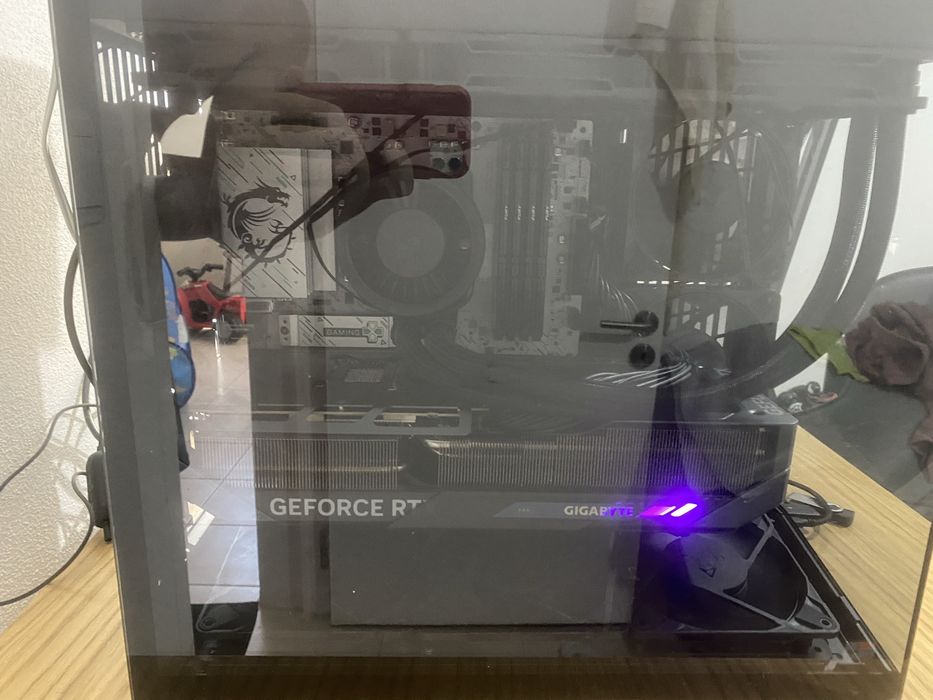 Pc gaming rtx 5080 + r7 9800x3d