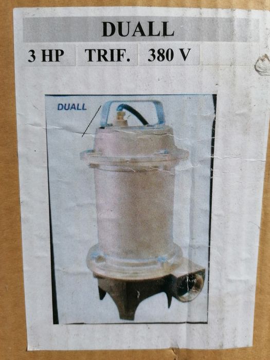 Vende-se bomba submersivel