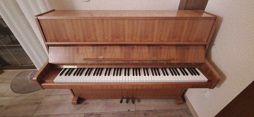 Pianino firmy Legnica stan idealny!