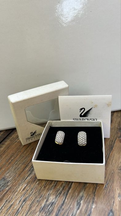 Brincos Swarovski dourados com cristais e caixa original