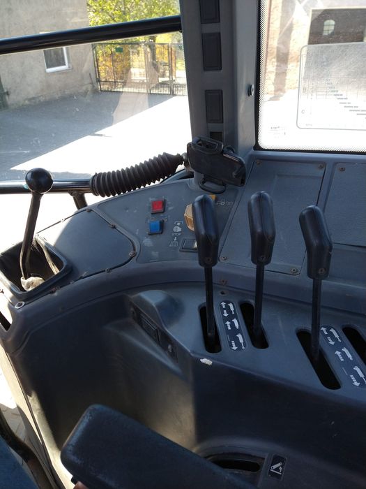 New Holland TL100