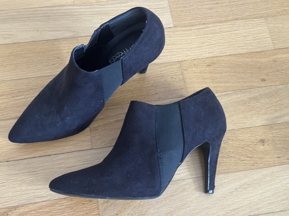 Botins Graceland conforto38 e botins Different de salto alto 37