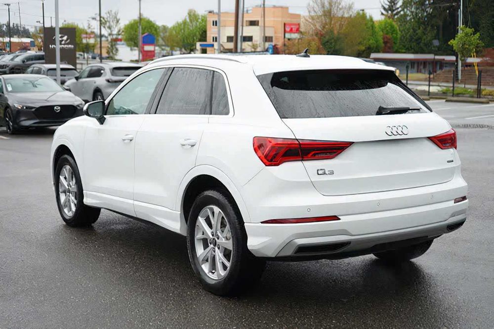 Audi Q3      2022