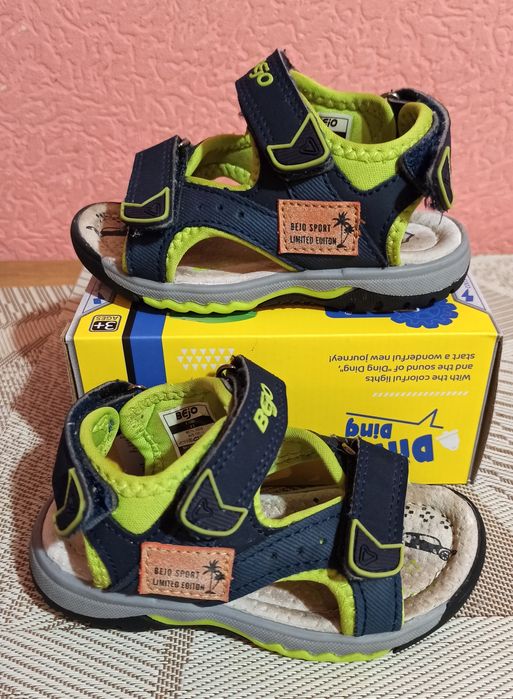 Сандалі на дитину