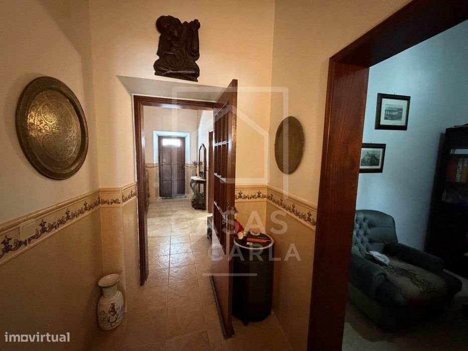 Propriedade T3 com Anexo T1+1 completamente renovada e jardim com 1...