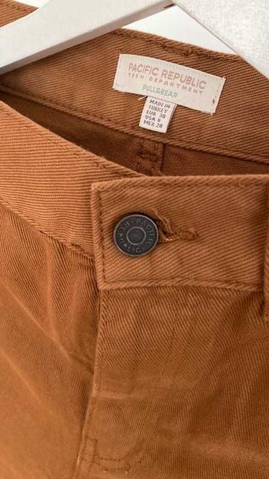 Calças castanhas camel da Pull&Bear