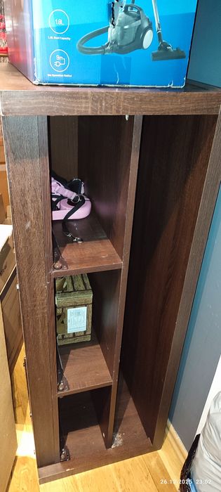 2 szafki z półkami